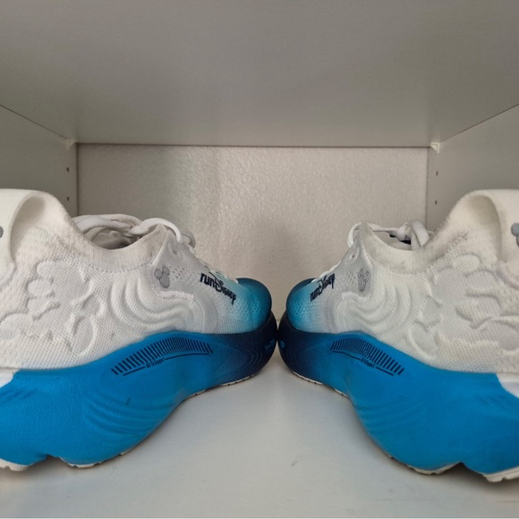 Brooks Run Disney Adrenaline GTS Shoes - Picture 5 of 10